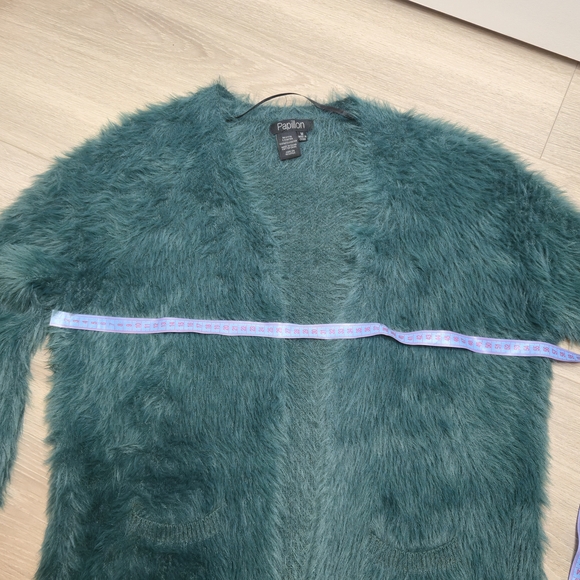 Papillon Fuzzy Cardigan Size M - Picture 7 of 10